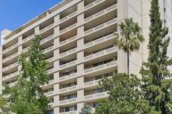 $4,388 / 1br - 675ft2 - 1/BD, Clubhouse y vestíbulo con servicio Wi-Fi, techos altos (palo alto)63658014078465121