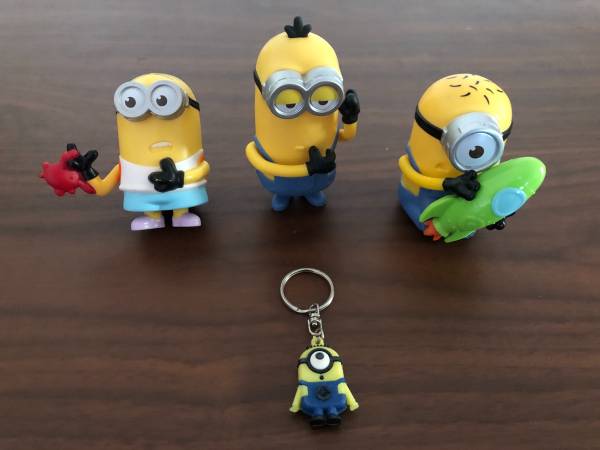 Despicable me 3 figurines & keychain (all for) 1