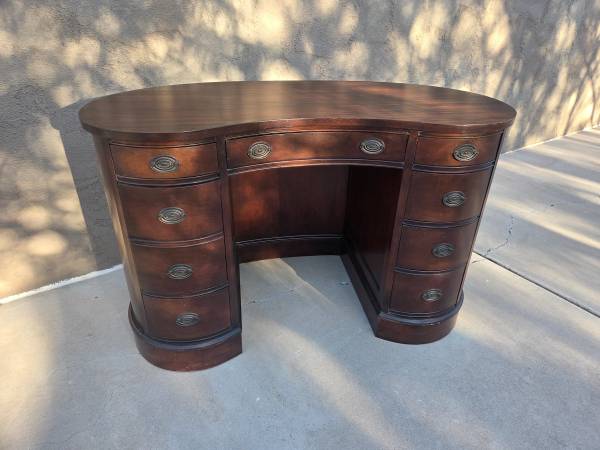 Mahogany Desk 1
