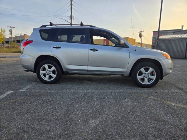 2006 Toyota Rav4 - $4,90063654715775489123