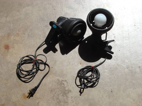 PAIR OFCLAMP ON LIGHTS 1
