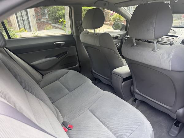 2011 Honda Civic – Gray – Reliable & Fuel Efficient - $3,00063618524914051122