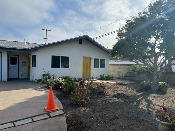 $2,200 / 2br - 750ft2 - 117 W Hickory (Lompoc)63663802573825121