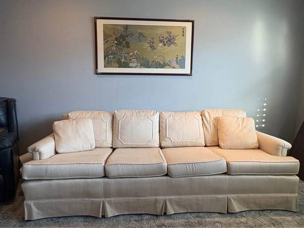 Classic Style Sofa 1