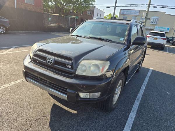 2004 TOYOTA 4RUNER LIMITED AWD V8. COCHE FUNCIONA, ÚLTIMA CONDUCCIÓN. - $2,500 (Brooklyn. NY)63614475894145120