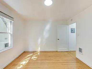 $750 / 1br - 650ft2 - Newly Renovated Apartment | Parking + Landscaped Outdoor Areas (berkeley)63682832374787122