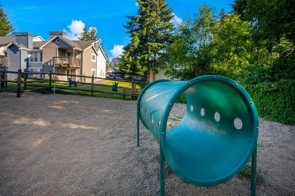 $2,695 / 3br - 1109ft2 - Win $1,000 for Touring Ridgetop! More Steps = More Entries (Silverdale)63862289096193121