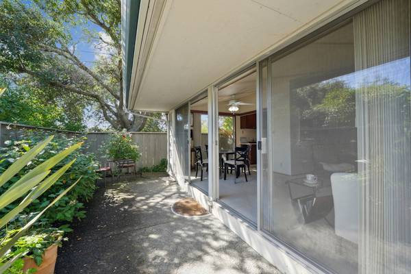 $2,383 / 1br - 648ft2 - Washer & Dryer in Unit, Wood Burning Fireplace, Covered parking (napa county)63682761334787124