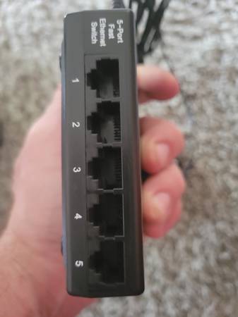5 port fast  Ethernet switch - $10 (Tested works very good)63470909273731122