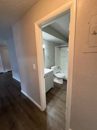 $1,300 / 2br - 850ft2 - Co Springs 2 Habitaciones, 2 Baños Disponible AHORA! Recién remodelado! $800 de descuento en alquiler (Colorado Springs)63687084278401122