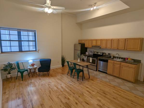 $2,802 / 1br - 643ft2 - FREE 2 MONTHS: Beautiful Warder Mansion 1BD Available Soon (Adams Morgan)63779441874819122