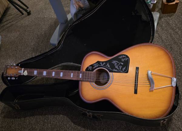 Vintage DECCA ~ Acoustic Guitar 1