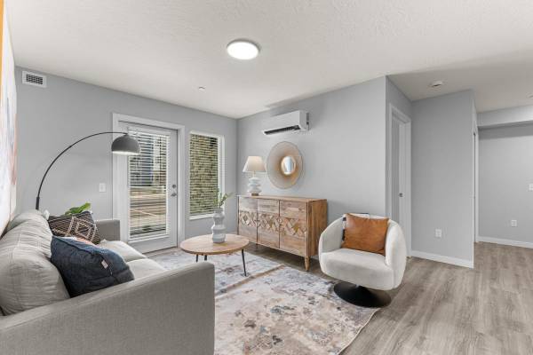 $1,830 / 3 habitaciones - 1202ft2 - WiFi en áreas comunes, zona de juegos, lavavajillas, salón comunitario (Nampa)63794993247361120