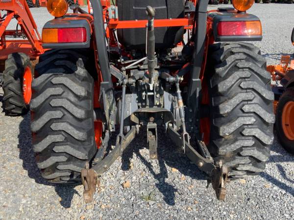 Kubota L3901 - 4x4 con cargador - $16,900 (Vincent)63442186842753124