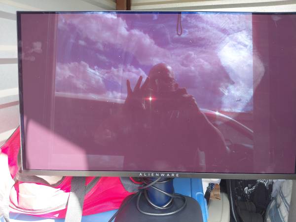 Alienware 27 4K QD-OLED Gaming Monitor - AW2725Q 1