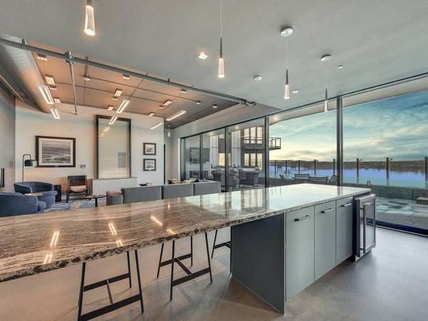 $1,850 / 560ft2 - Now Offering 8 WEEKS FREE on Select Units! Look & Lease Now! (Vancouver Waterfront)64038886003587122