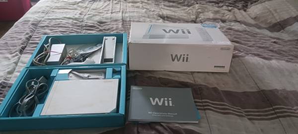 2 nintendo wii - $90 (Sanford)63440899114497123