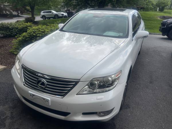 LEXUS LS460 2011. 202K MILLAS EN CARRETERA. EN EXCELENTE ESTADO - $6,990 (Yonkers)63614719427971121