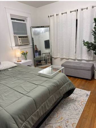 $275 / 1br - Room available 9/15/25 (Millis)63655220325121121