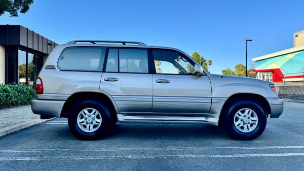 LEXUS LX470 - $9,999 (Roseville)63619169858561124