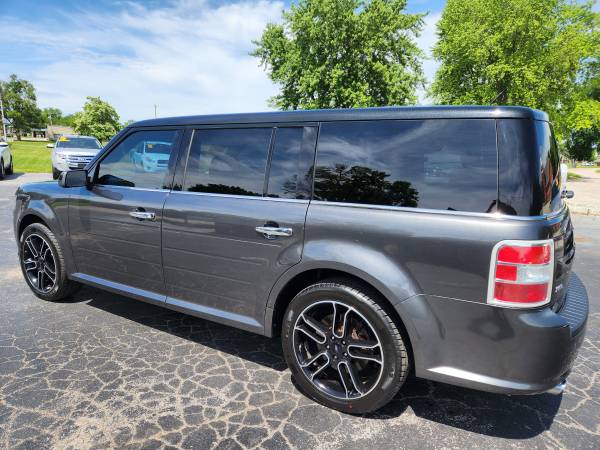 2016 Ford Flex AWD !! - $11,950 (102 e. Nichols Spring Hill ks)63621950008963122