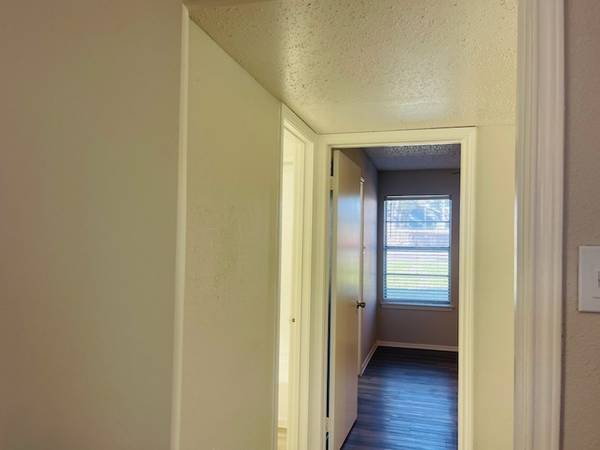 $849 / 1br - 630ft2 - Save on Rent, Not on Quality! (1400 Shady Ln, Bedford, TX)63846412065281121