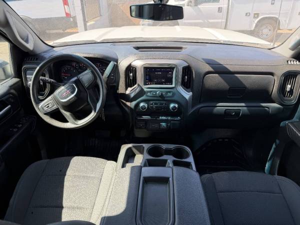 2023 GMC Sierra 3500HD Pro - Photo 7