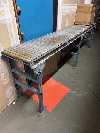 Gravity Roller Conveyor table , steel 1