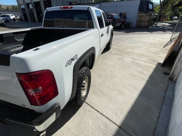 2008 Chevrolet SILVERADO LT1 - Photo 3