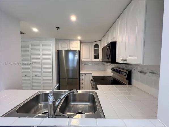 $980 / 2br - 2Bedroom,2Bath Home (Cutler Bay)64051005677441122