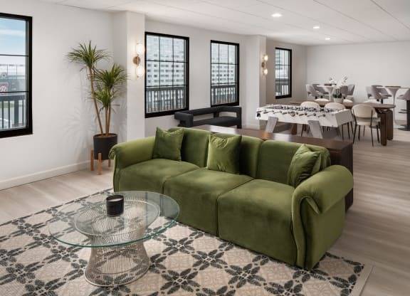 $1,235 / 400ft2 - Controlled Access/Gated, Clubroom, City View Deck (301 W Lombard St , Baltimore, MD)63694927185411124
