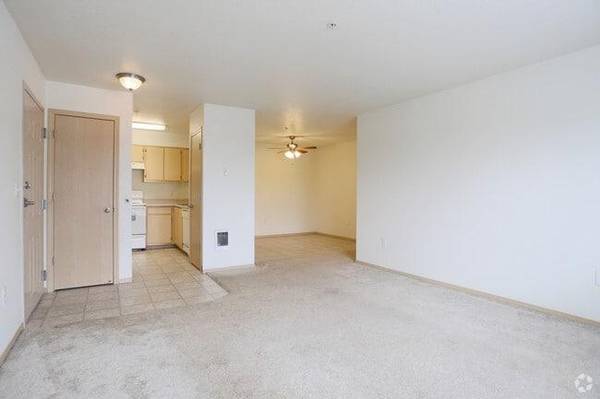 $1,395 / 1br - 767ft2 - Energy-Efficient Dishwashers, Easy Access to Public Transit (West Eugene - Bethel)63977277592066123