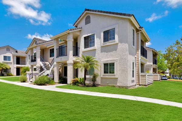 $1,497 / 2br - Dormitorio Principal en 2H/2B – Estacionamiento, Aire Acondicionado e Lavadora/Secadora en Unidad | Solo 1 Compañero de Cuarto (Mira Mesa)63701782038529123