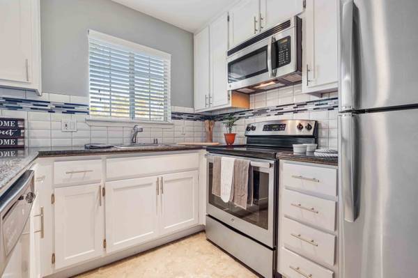 $2,818 / 2br - 940ft2 - Estacionamiento cubierto asignado, electrodomésticos eficientes, 2 habitaciones 2 baños (los gatos)63836554062339120