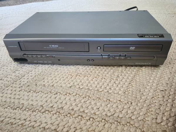 VHS/ DVD Player 1