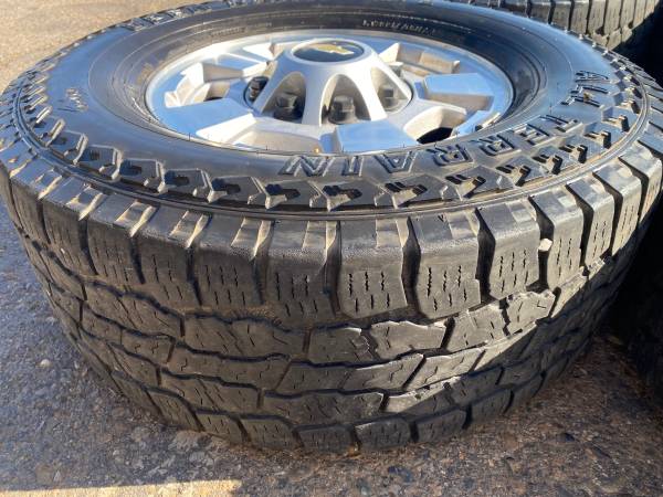 Factory 17” chevy / Gm 8 lug (8x180) alloy rims & 285/70LT17 tires - $58063471458653313122
