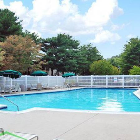 $1,749 / 2br - 886ft2 - 2/BD 1.5/BA, In Ashland VA, Sparkling Pool (204 Kings Arms Street, Ashland, VA)64027112599425123