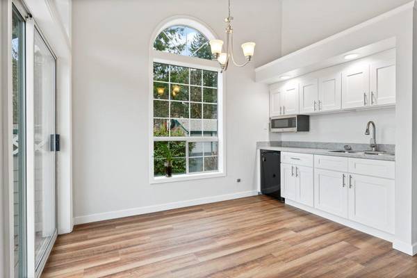 $1,750 / 2br - 1025ft2 - Perfecto: 2 BR 2 BA Disponible Ahora Excelentes Comodidades, ¡Llama Hoy! (Sommer Hills)63688443742081123