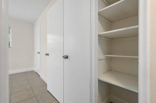 $2,120 / 2br - 1000ft2 - Apartamento Renta 2 dormitorios y 2 baños Hollywood Beach listo ahora (Hollywood)64001849612929123