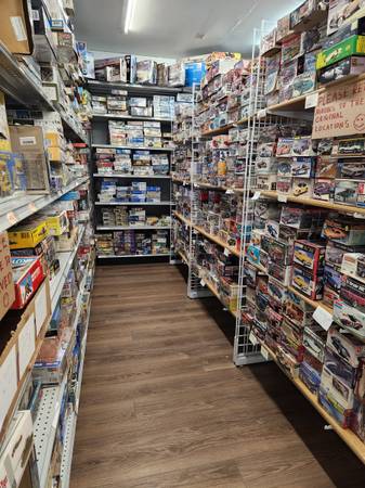 Wanted - Old Plastic Model Kit Collections! 1
