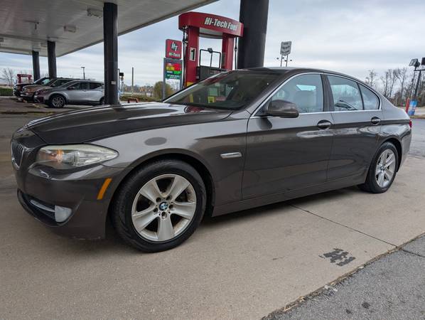 2011 BMW Serie 5 528I completamente equipado con navegación, pocos kilómetros - $5,900 (Loganville)63620137315329123