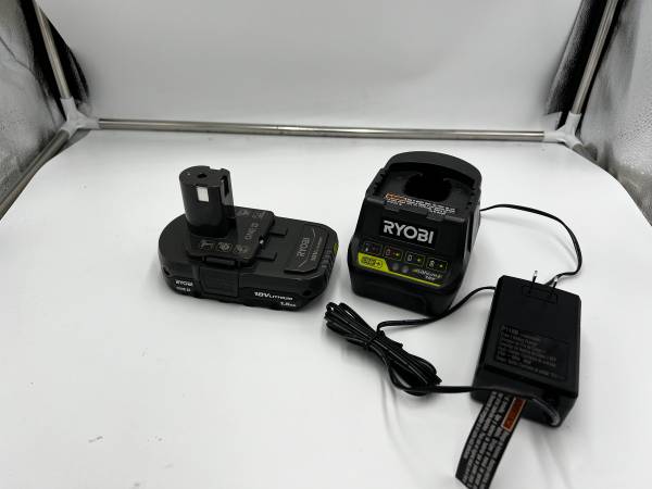 Ryobi ONE+ 18V Lithium-Ion 1.5Ah Battery & Standard Charger 1