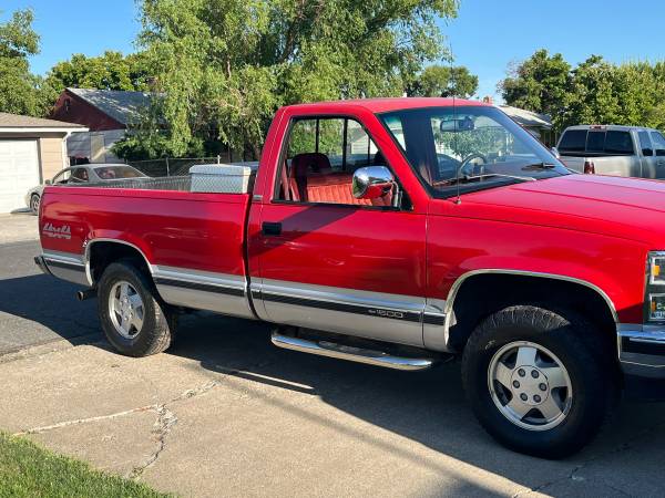 Chevy Silverado 1993 - $5,800 (Seattle)63617898325377122