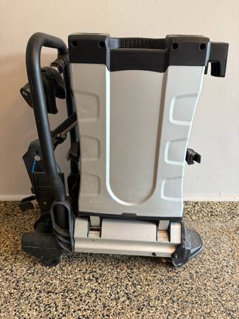 Thule EasyFold XT double Bicycle Rack 1