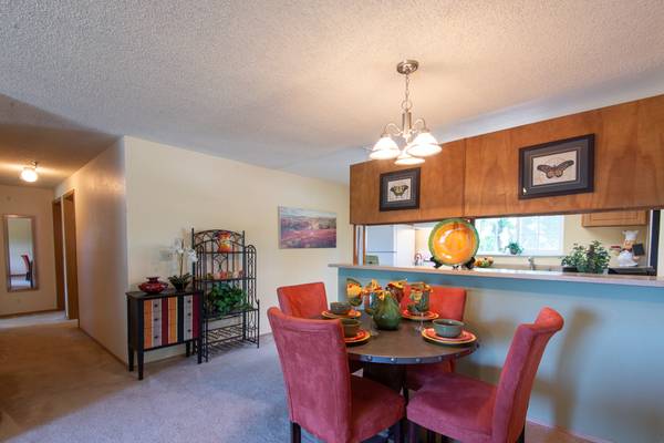 $2,145 / 3br - 3 Dormitorios 2 Baños-$99 depósito de seguridad con crédito/renta/ingresos perfectos63688567196675123