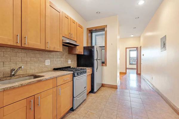 $1,100 / 1br - 800ft2 - *Fantastic 1X1 BR 800-SQFT unit Apartment  located in Park Slope* (Brooklyn, NY)64033293080195120