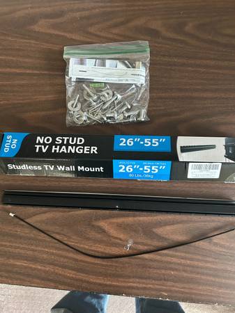 No stud tv hanger 1