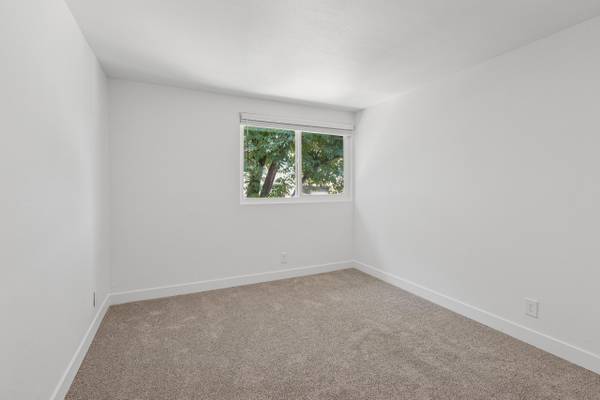 $2,895 / 2br - 1000ft2 - 6 Weeks Free! (850 Warwick Ave, Thousand Oaks, CA)63800496936449122