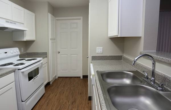$1,569 / 3br - 1207ft2 - Love Where You Live!! (Portland, Texas)64036540538882121