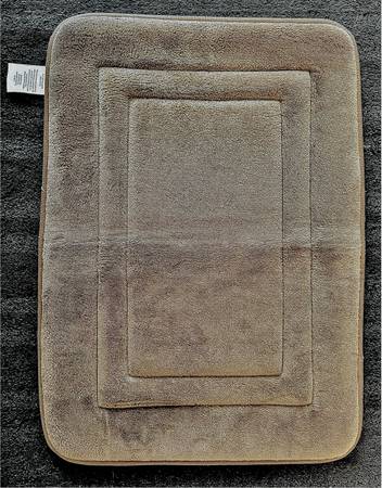 🟫 Brown Floor Rug / Bath Mat, 25x18, Plush Soft, Non-Slip Grip (brand new) 1